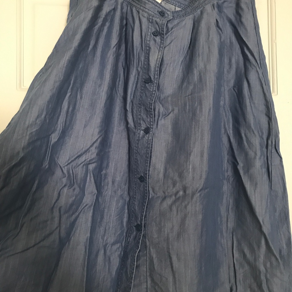 Loft button skirt
